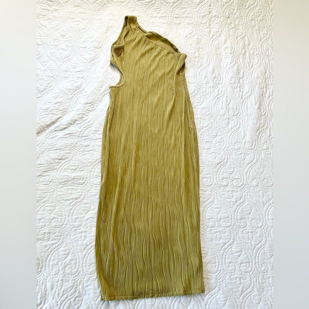 Textured one shoulder dress